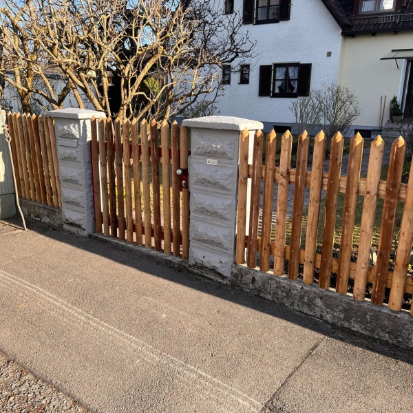 Neuer Holzzaun